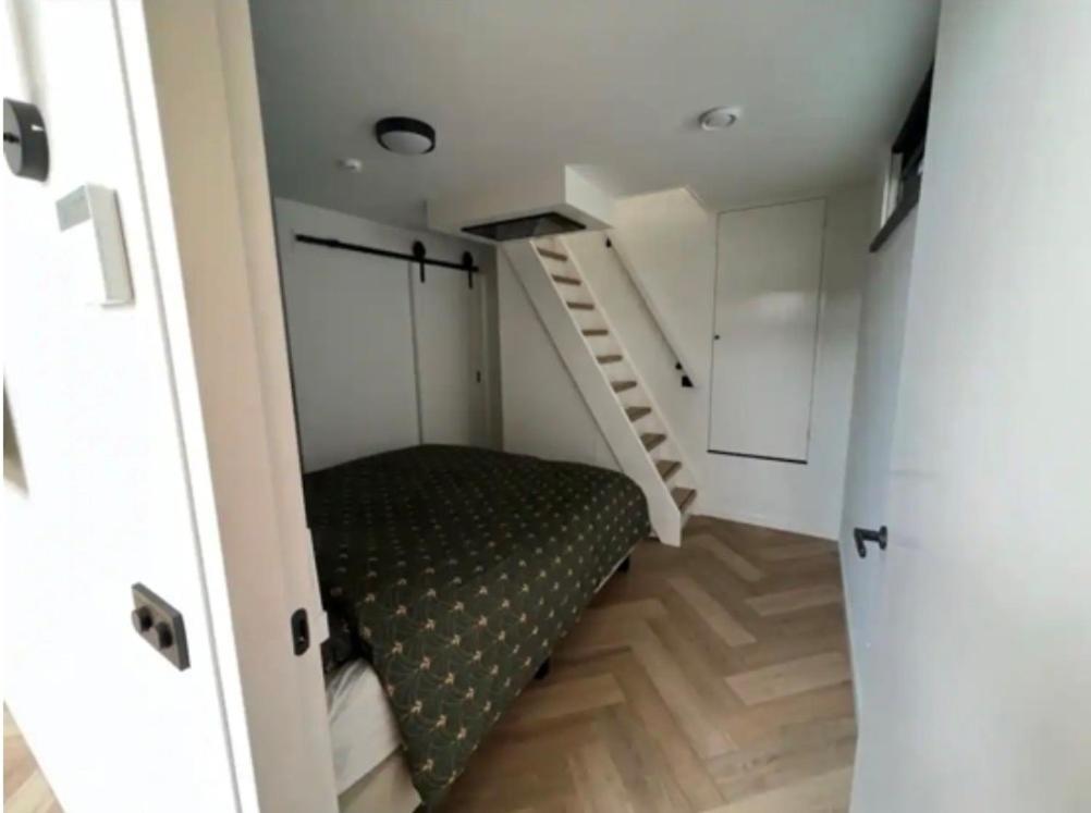 Apartment Cozy & Modern Tiny House Velserbroek